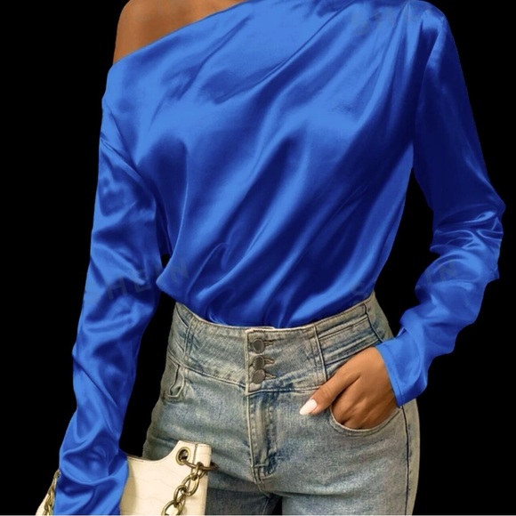 New BEAUTIFUL blue satin off shoulder top! - Picture 1 of 2